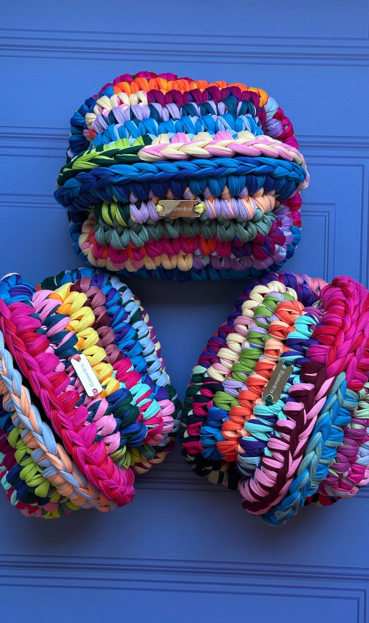 Amelia multicolor