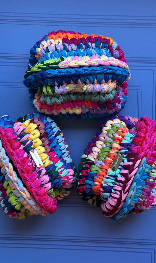 Amelia multicolor