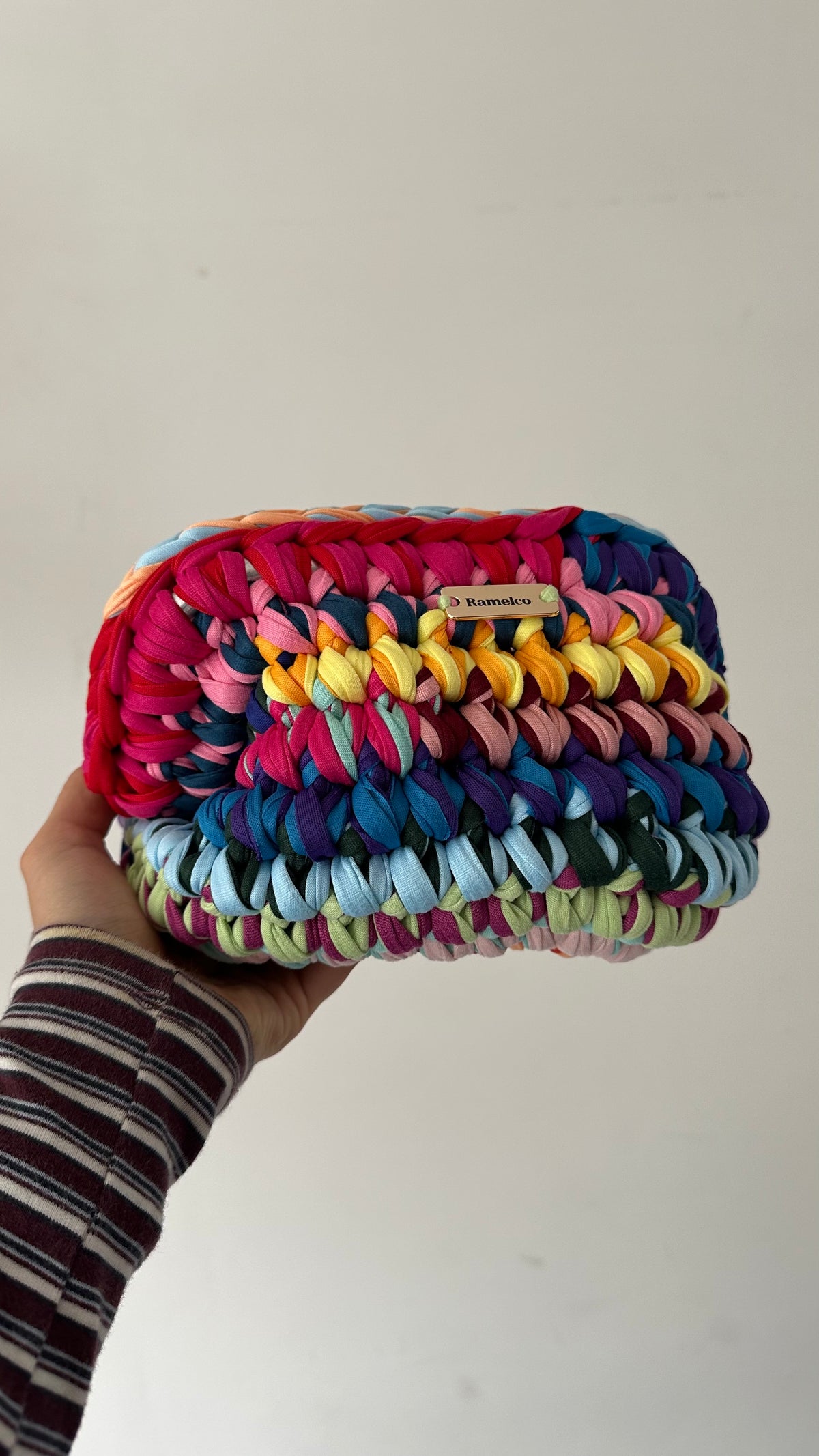 Amelia multicolor